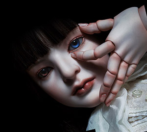 『Another』へのオマージュ～眼球と少女たち～